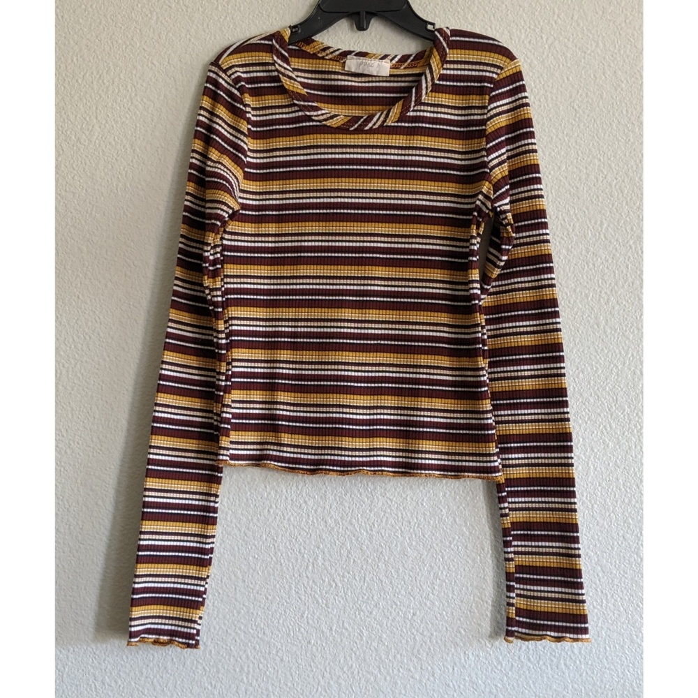 Junior's Long Sleeve Crop Top